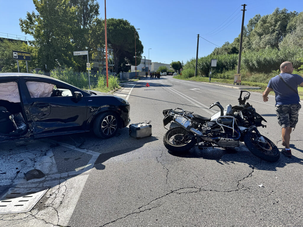 incidente via montiano auto moto