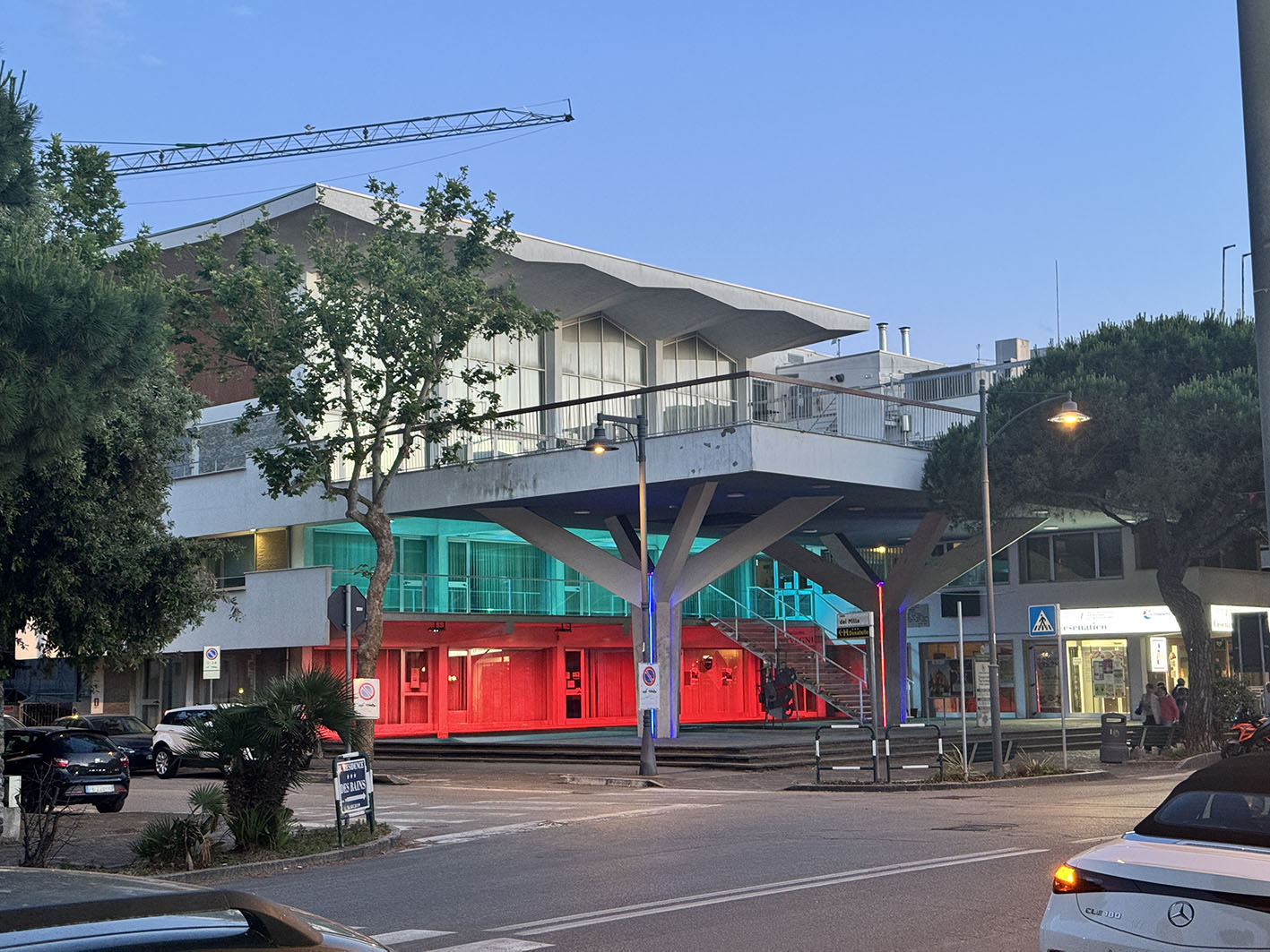 palazzo del turismo di Saul Bravetti