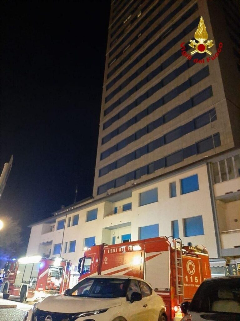 grattacielo - vigili del fuoco grattacielo - vigili del fuoco