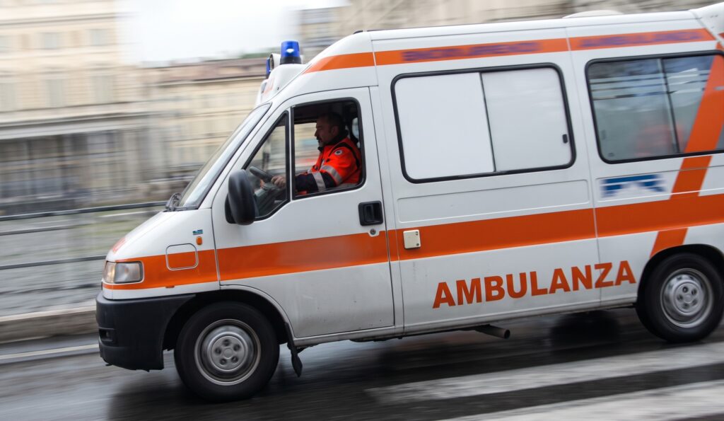 Ambulanza generica 118 emergenza incidente